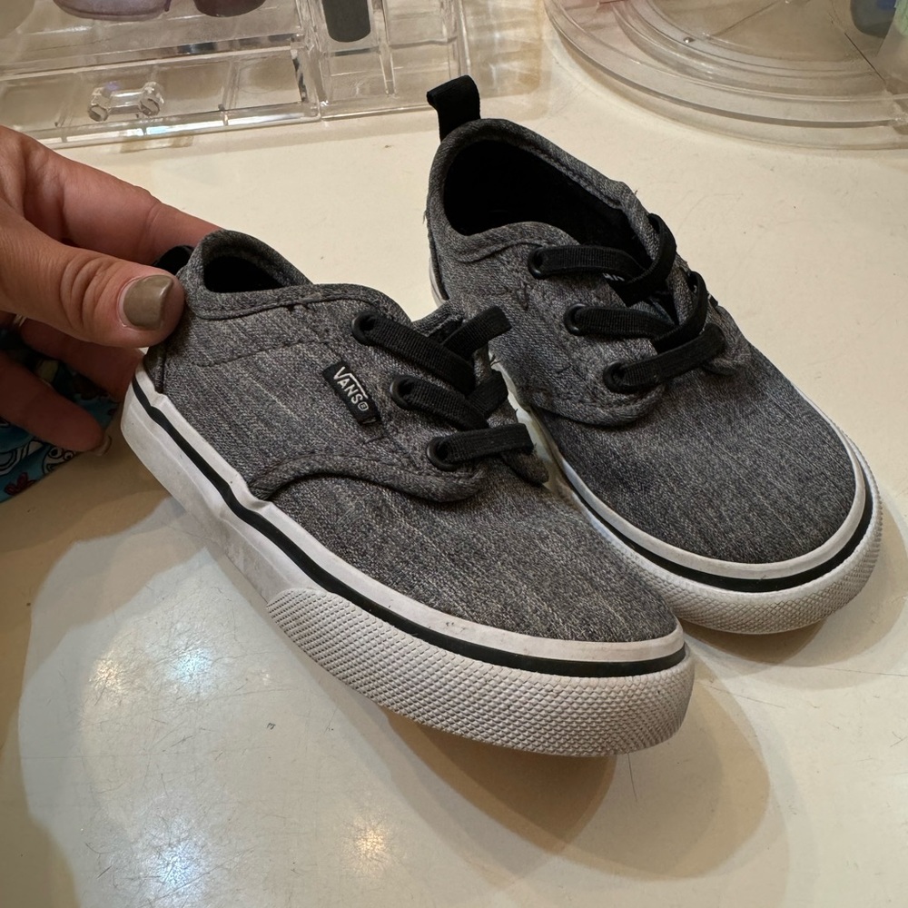 Toddler vans shoes!